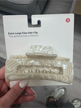 lululemon athletica Extra Large Claw Hair Clip - Pearl Cream Swirl